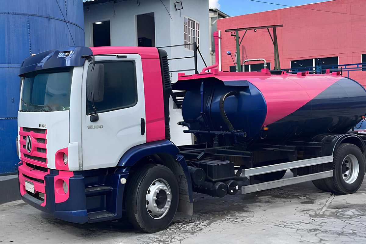Caminhão pipa com até 24m³